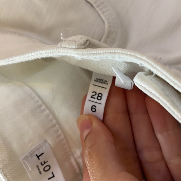 LOFT White Skinny Jeans - Size 28 - Picture 3 of 4